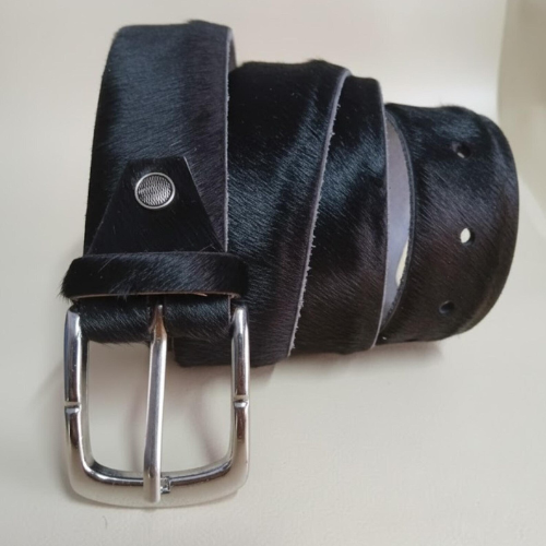 Handmade Black Cowhide Belt – Western Fashion Accessory